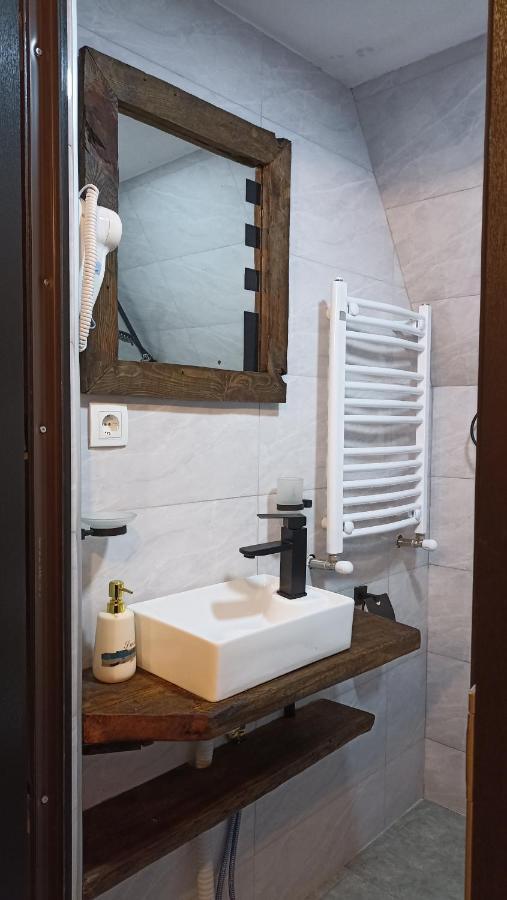 Apartamento Kazbegi Compass Exterior foto